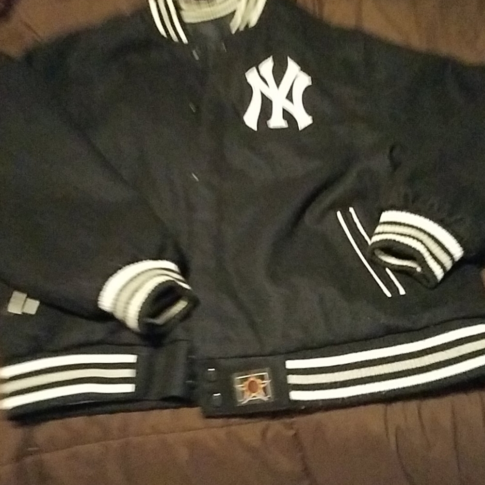 NY Yankees embroidered blue reversible jacket